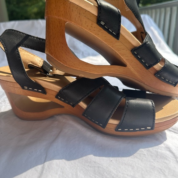 Dansko Trudy Black Waxy Calf Leather Buckle Sandal, size 41, super cute 4 summer - Picture 11 of 15